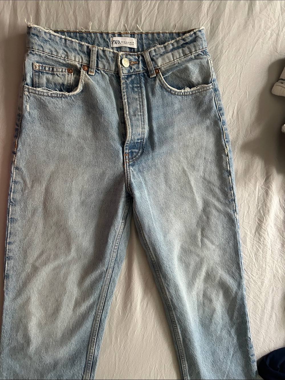 Zara Light Wash Straight women’s Jeans
